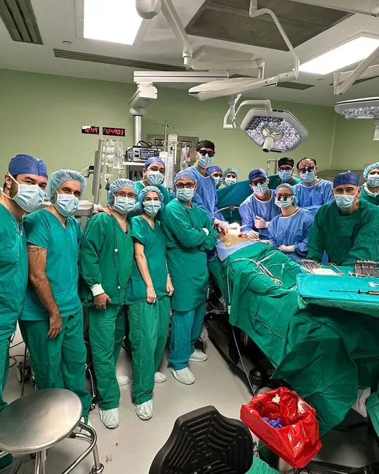 Equipe cirurgica no hospital mexico costa rica